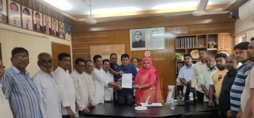 নির্বাচন কমিশন আইন সংশোধনের দাবিতে প্রধানমন্ত্রী বরাবর কাপ্তাইয়ে আওয়ামী লীগের স্মারকলিপি প্রদান