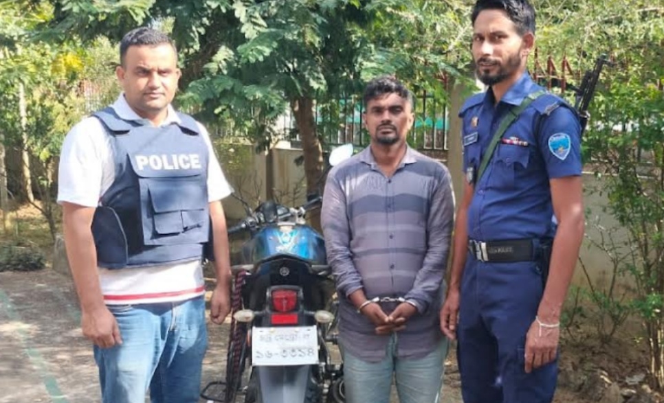নানিয়ারচরে মোটরসাইকেলসহ আটক যুবক ১