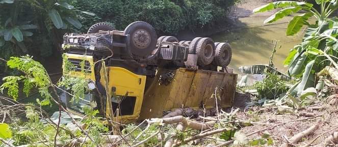 রাজস্থলীতে আবারো পাথরবোঝাই ট্রাক এক্সিডেন্ট 