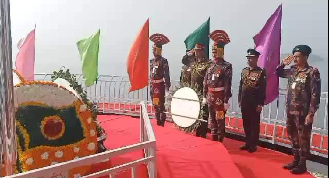 বীরশ্রেষ্ঠের সমাধিতে বিজিবি কমান্ডারের শ্রদ্ধাঞ্জলি