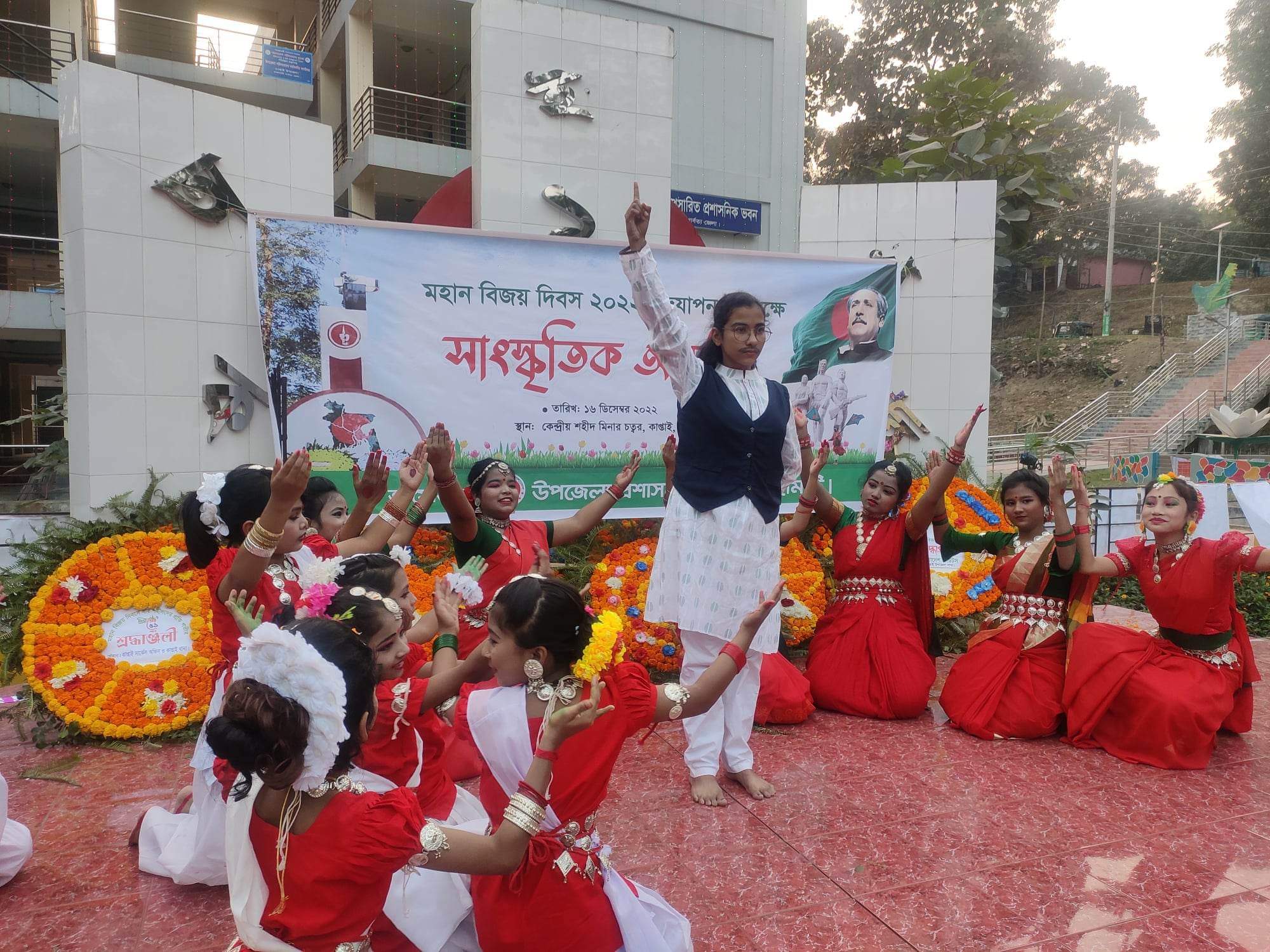 বিজয় দিবসে কাপ্তাই উপজেলা শিল্পকলা একাডেমির  মনোমুগ্ধকর গীতিনৃত্যনাট্য