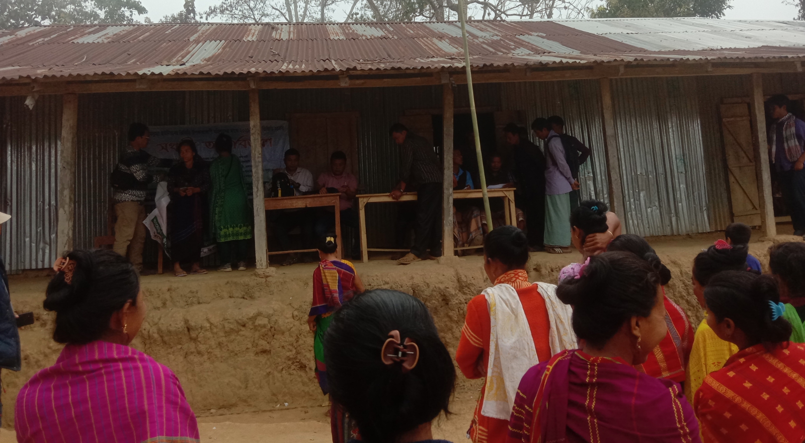 জুরাছড়িতে ঘরের দুয়ারে  ভিজিডি সঞ্চয়ী টাকাগুলো পেয়ে উপকারভোগী মহিলারা খুশী