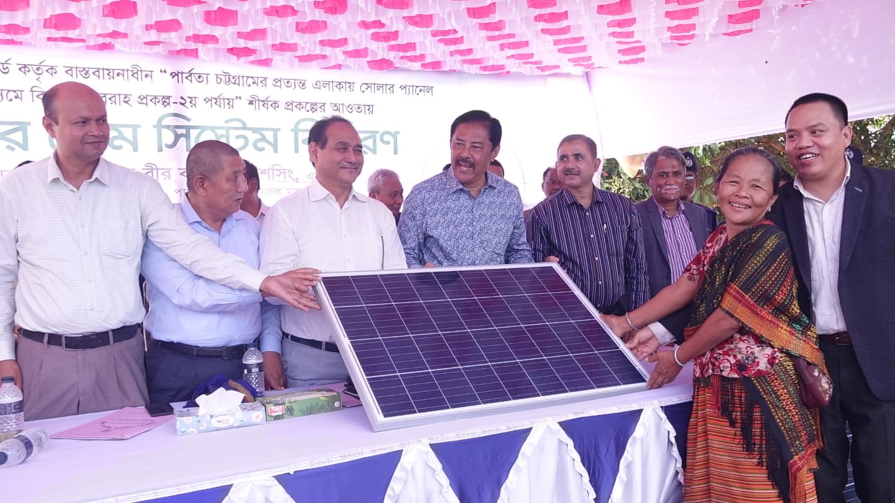 প্রধানমন্ত্রী শেখ হাসিনা স্বপ্ন দেখান না, স্বপ্ন বাস্তবায়ন করেন-পার্বত্যমন্ত্রী বীর বাহাদুর