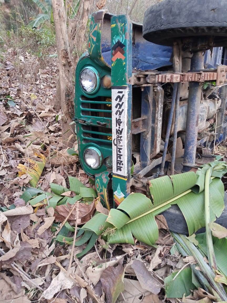 সাজেকে পর্যটকবাহী জীপ খাদে পরে এক পর্যটকের মৃত্যু আহত ৭