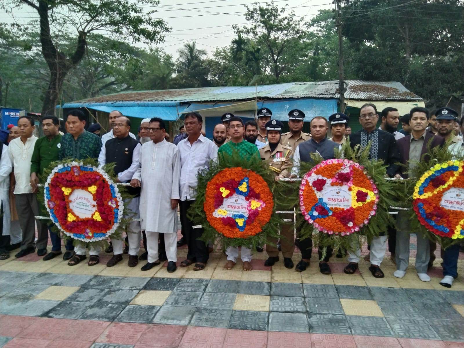 স্বাধীনতা দিবসে  কাপ্তাইয়ে বীর শহীদের প্রতি বিনম্র শ্রদ্ধা নিবেদন সর্বস্তরের সাধারণ মানুষ 