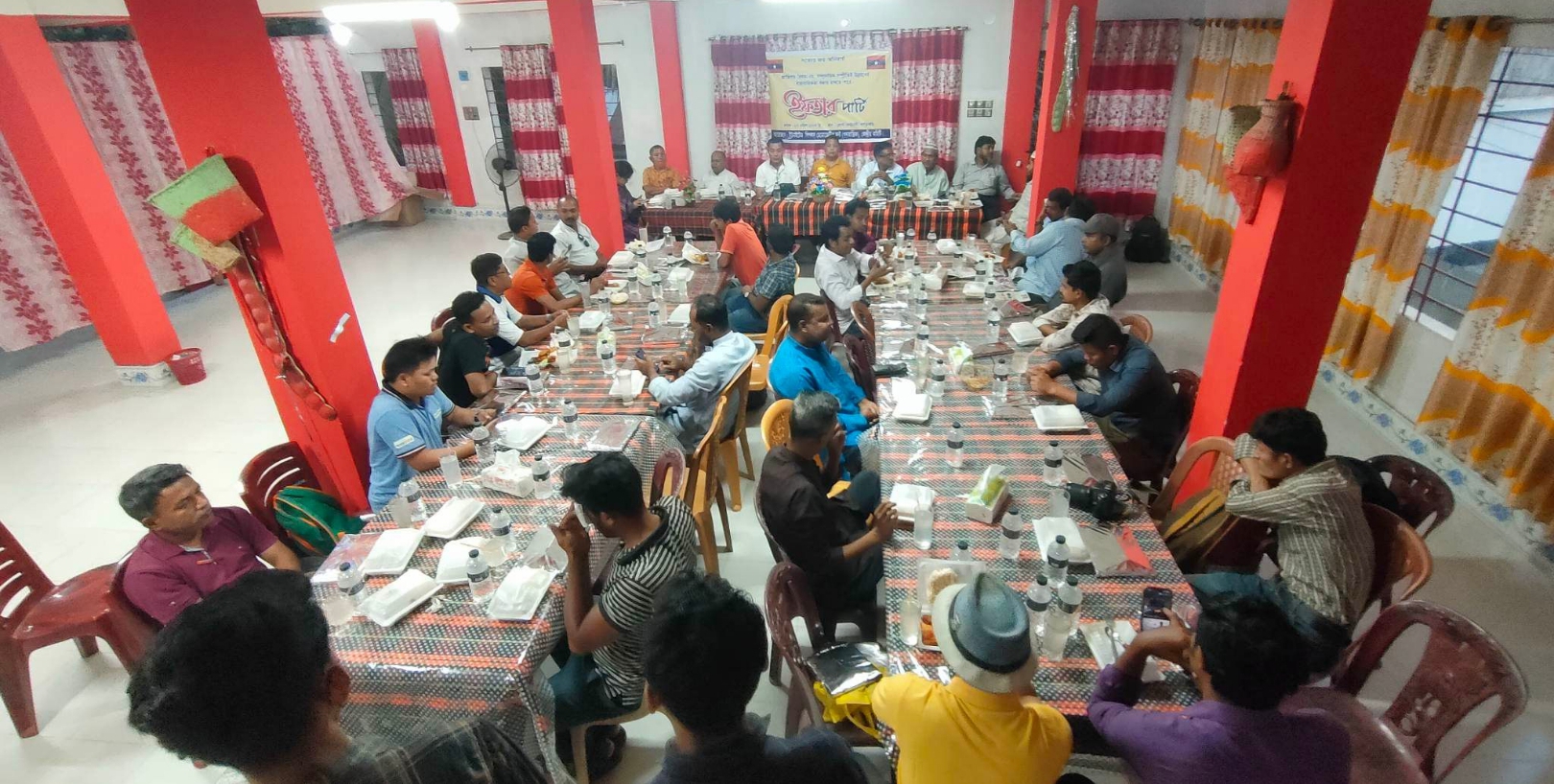 সাংবাদিকদের নিয়ে খাগড়াছড়িতে ইউপিডিএফ গণতান্ত্রিক এর ইফতার পার্টি 