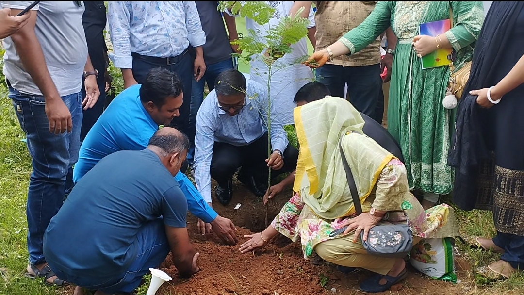 দেশের জীববৈচিত্র ও পরিবেশ রক্ষায় সকলকে এগিয়ে আসতে হবে - মোহাম্মদ মিজানুর রহমান