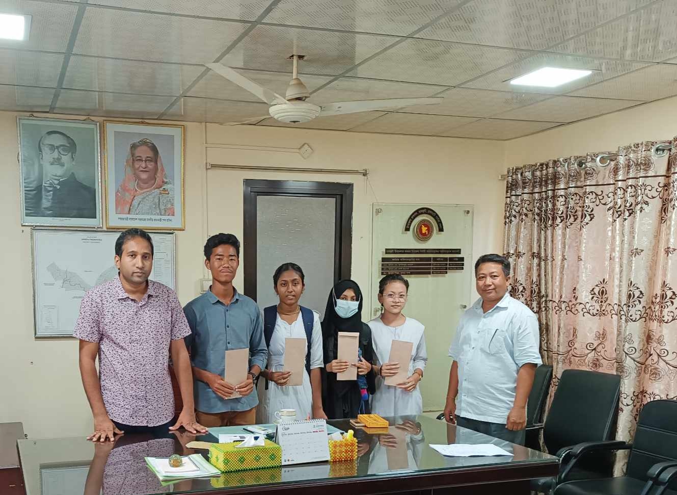 রাজস্থলীতে ৪ জন  শিক্ষার্থীকে বঙ্গবন্ধু শিক্ষাবৃত্তি প্রদান