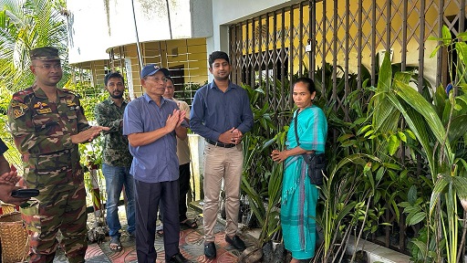 জেলা পরিষদ কর্তক জুরাছড়িতে কৃষকদের মাঝে ফলজ চারা বিতরণ 