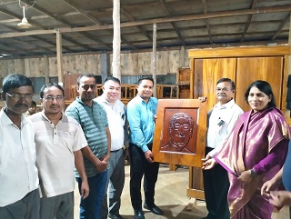 বিএফআইডিসি’র লাম্বার প্রসেসিং ইউনিট পরিদর্শনে রাবিপ্রবি’র উপাচার্য 