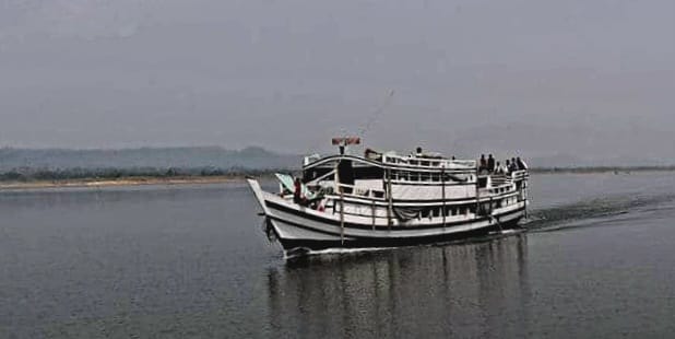 কাপ্তাই হ্রদে সকল প্রকার নৌযান চলাচল বন্ধে জেলা প্রশাসনের নিষেধাজ্ঞা 