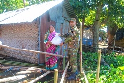 নানিয়ারচর জোন কর্তৃক বন্যা কবলিত অসহায় হতদরিদ্রদের মাঝে ত্রান বিতরণ