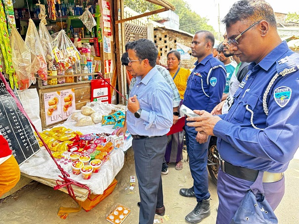 রাইখালী বাজারে ভ্রাম্যমান আদালতের অভিযানে ৬৫০০ টাকা জরিমানা