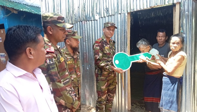 জুরাছড়িতে সেনাবাহিনীর মানবিক উদ্যোগে আত্মনির্ভরতার পথচলা