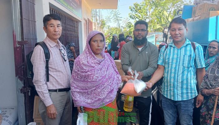 নানিয়ারচরে ৯০০ পরিবারকে টিসিবির নিত্যপ্রয়োজনীয় পণ্য বিতরণ