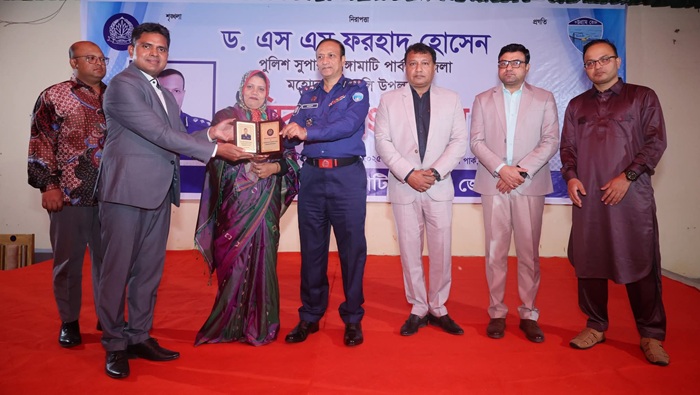 রাঙ্গামাটিতে পুলিশ সুপার ড. এস এম ফরহাদ হোসেনের বিদায় সংবর্ধনা