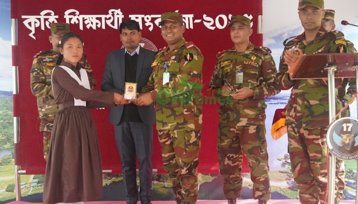 রাঙামাটিতে সেনাবাহিনীর উদ্যোগে কৃতি শিক্ষার্থী সংবর্ধনা