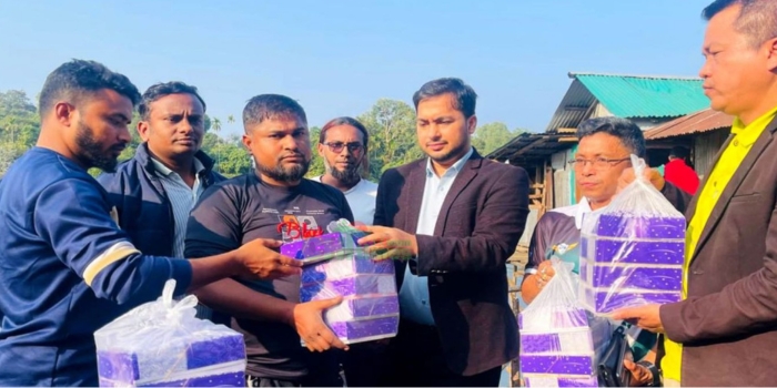 রাঙ্গামাটিতে ভয়াবহ অগ্নিকাণ্ডে ক্ষতিগ্রস্তদের পাশে হাবিব আজম