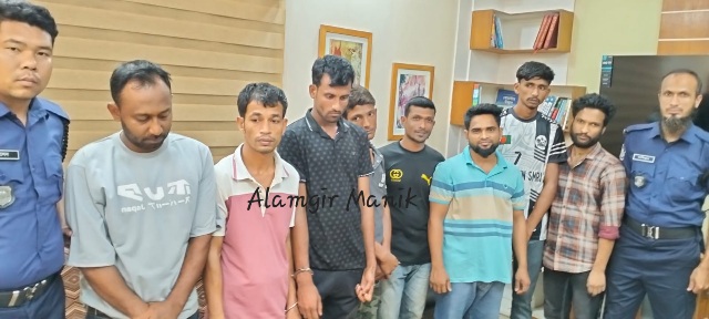 রাঙ্গামাটিতে কোতয়ালীর বিশেষ অভিযান; ইয়াবাসহ ৮ মাদক কারবারি গ্রেফতার