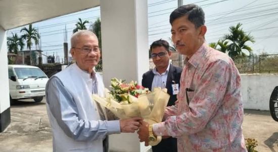 সন্তু লারমার বাসভবনে পার্বত্য মন্ত্রীর সৌজন্য সাক্ষাৎ