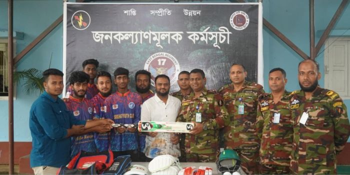 সেনাবাহিনীর উদ্যোগে নানিয়ারচরে ক্রীড়া সামগ্রী বিতরণ