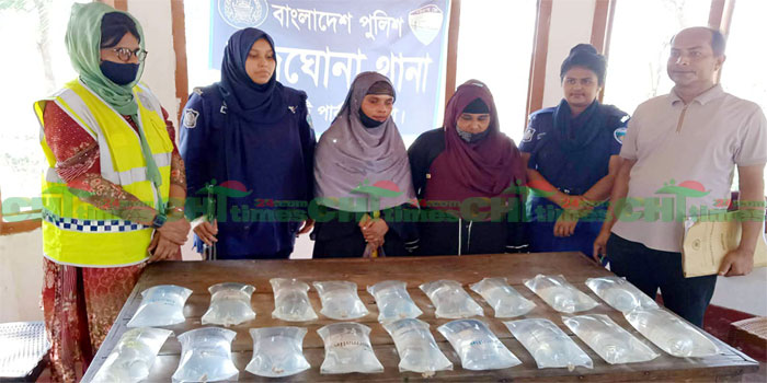 কাপ্তাইয়ে ১৮ লিটার চোলাই মদসহ দুই নারী মাদক পাচারকারী আটক