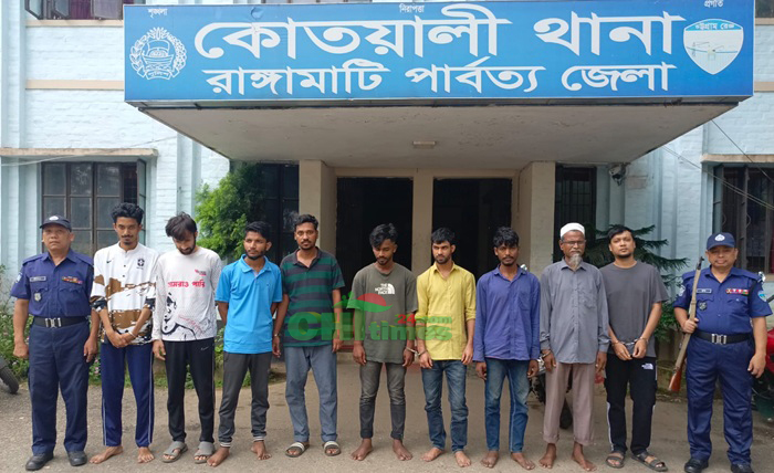 রাঙামাটিতে পুলিশের জালে ২২ মামলার আসামি, ইয়াবাসহ গ্রেফতার ৯ জন