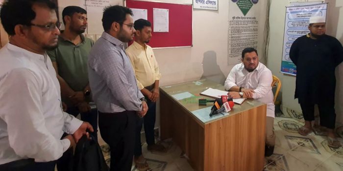 প্রটোকল ছাড়াই ভূমি অফিসে প্রতিমন্ত্রীর ঝটিকা অভিযান, উন্মোচিত অনিয়মের ভয়াবহ চিত্র