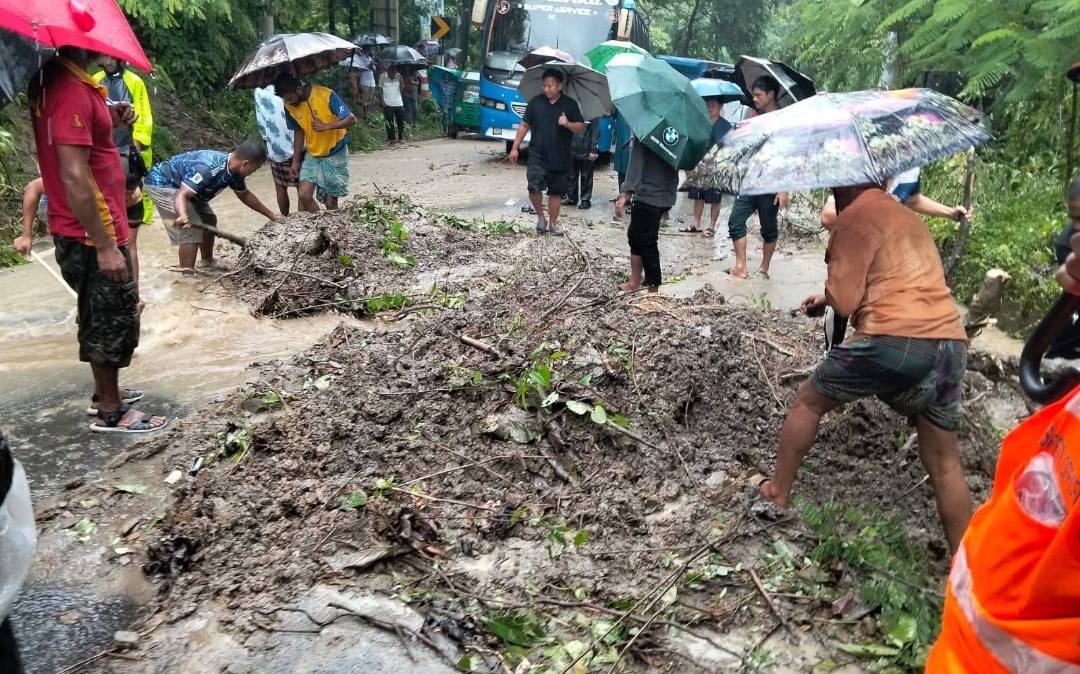 টানা ভারী বর্ষণে রাঙামাটিতে পাহাড়ধসের শঙ্কা, প্রস্তুত ২০৪ আশ্রয়কেন্দ্র