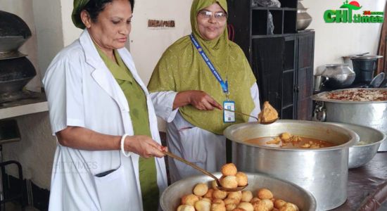 ঈদে মিলাদুন্নবী উপলক্ষে রাঙামাটি জেনারেল হাসপাতালে রোগীদের মাঝে খাবার বিতরণ