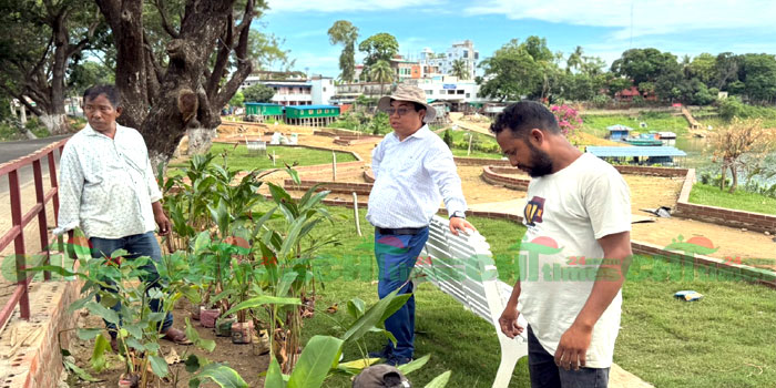 ফিসারী সড়কটি এখন যেন জীবন রেখা; “ভাবালু কাব্যের মোহনীয় প্রতিমা”