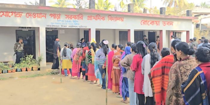 রাঙামাটিতে শান্তিপূর্ণ পরিবেশে চলছে ভোটগ্রহণ, দীর্ঘ লাইনে ভোটারদের ব্যাপক উপস্থিতি
