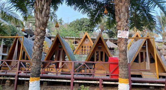 রমজানে কাপ্তাই পর্যটনে ব্যবসায় সংকট, বেতন দিতেও হিমশিম খাচ্ছেন মালিকরা