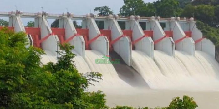 কাপ্তাই হ্রদের চাপ কমাতে বাঁধের ১৬ কপাট ৩ফুট খুলে দিয়েছে কর্তৃপক্ষ