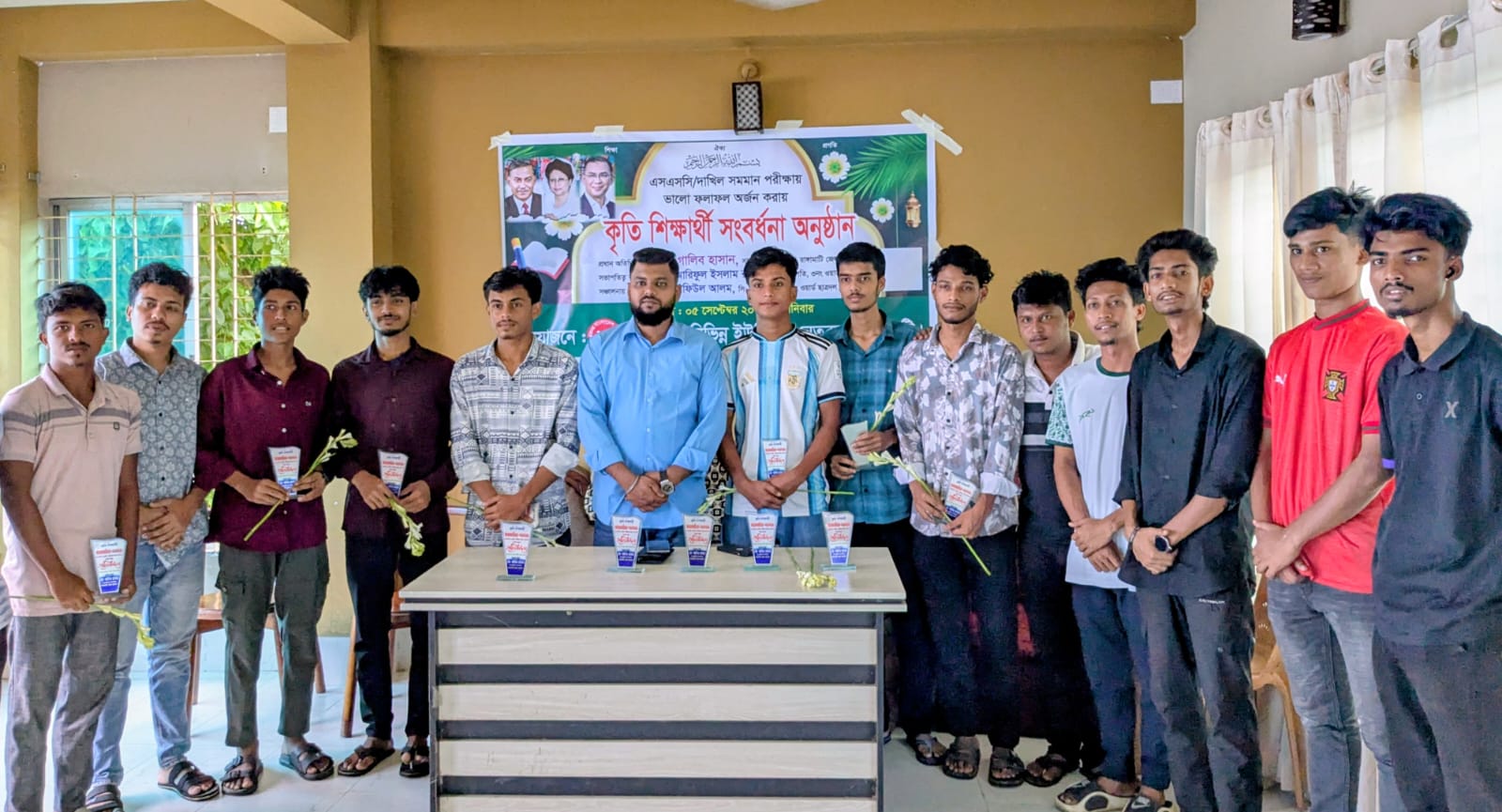 রাঙামাটিতে এসএসসি-দাখিল কৃতি শিক্ষার্থীদের সংবর্ধনা