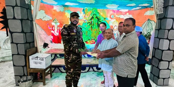 দুর্গাপূজা উপলক্ষে রাজস্থলীতে  সেনাবাহিনীর  আর্থিক সহায়তা প্রদান 
